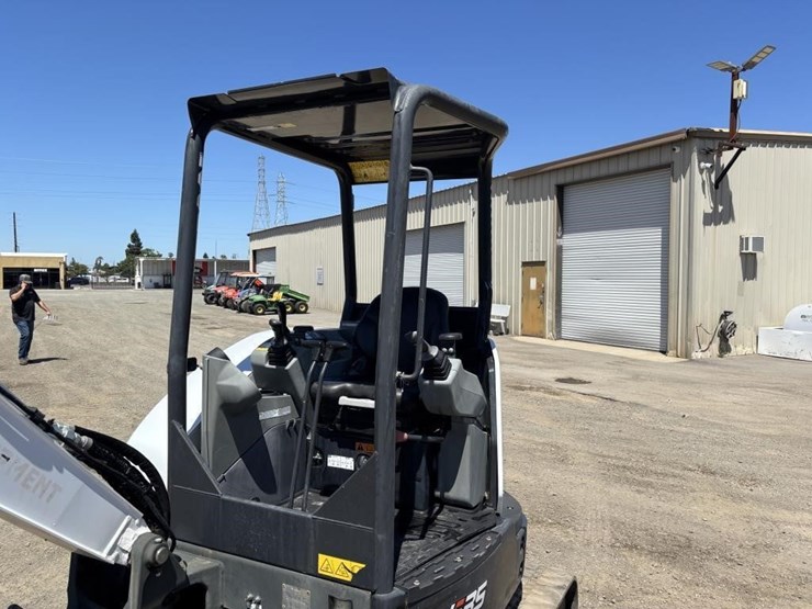 2022-bobcat-e35-image-24