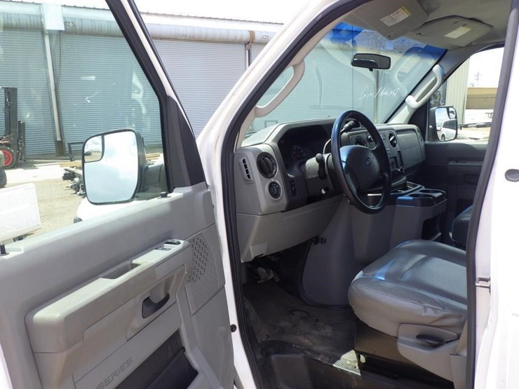 2011-ford-cargo-image-4