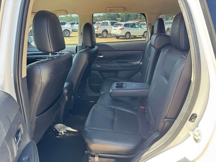 2018-mitsubishi-outlander-image-18