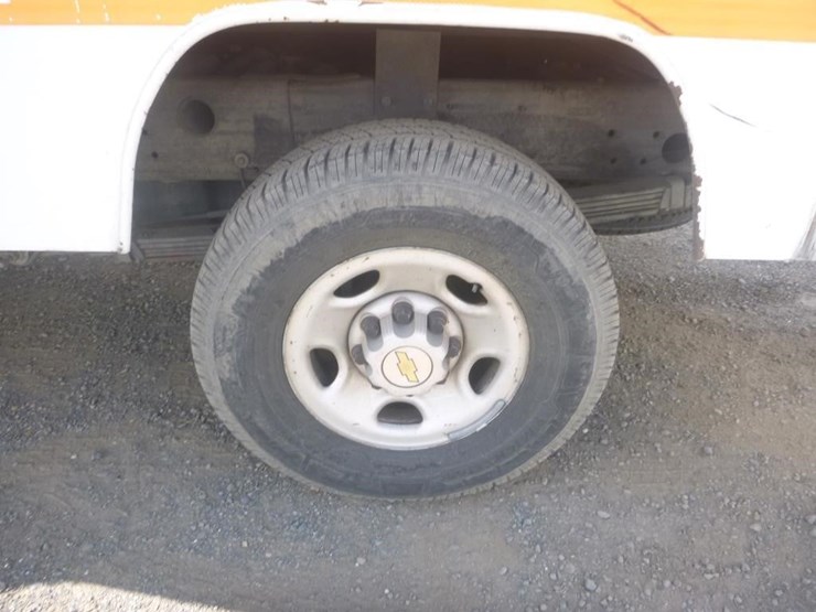 2003-chevrolet-2500-image-17