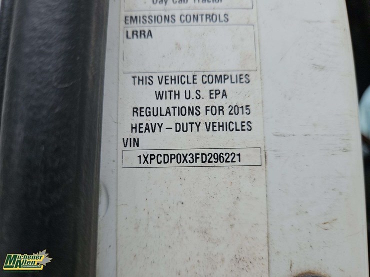 2015-peterbilt-567-image-28