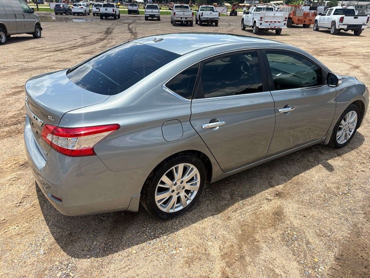 2013-nissan-sentra-4-door-sedan-(163,899-miles)-image-3