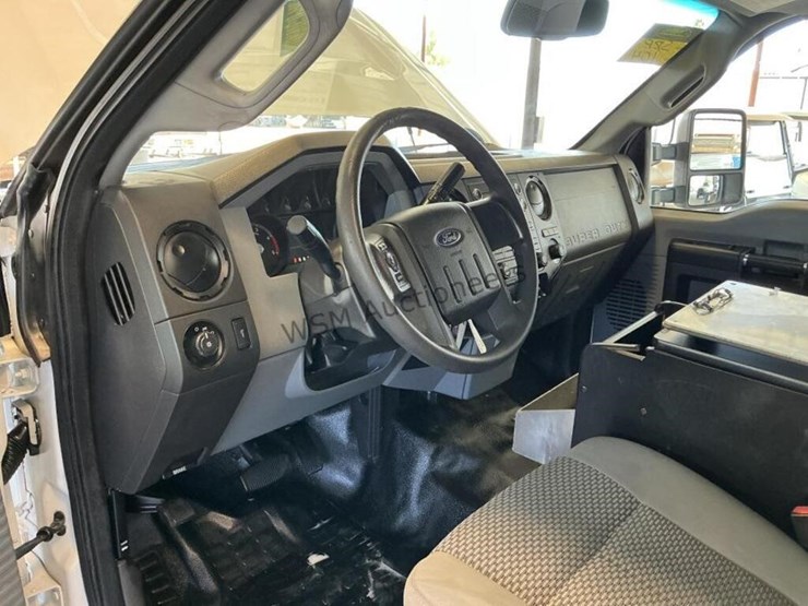 2014-ford-f550-image-21