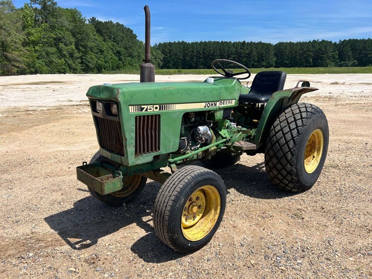 john-deere-750-image-1