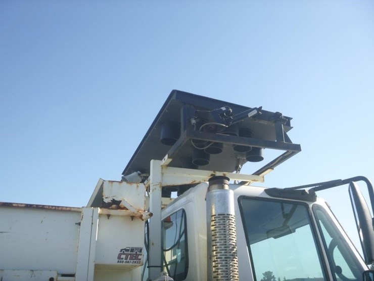 2003-international-durastar-4300-image-8