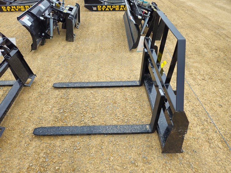 #5136-•-2026-mower-king-sa-48"-pallet-fork-image-2