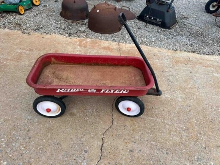 radio-flyer-kids-wagon-image-2