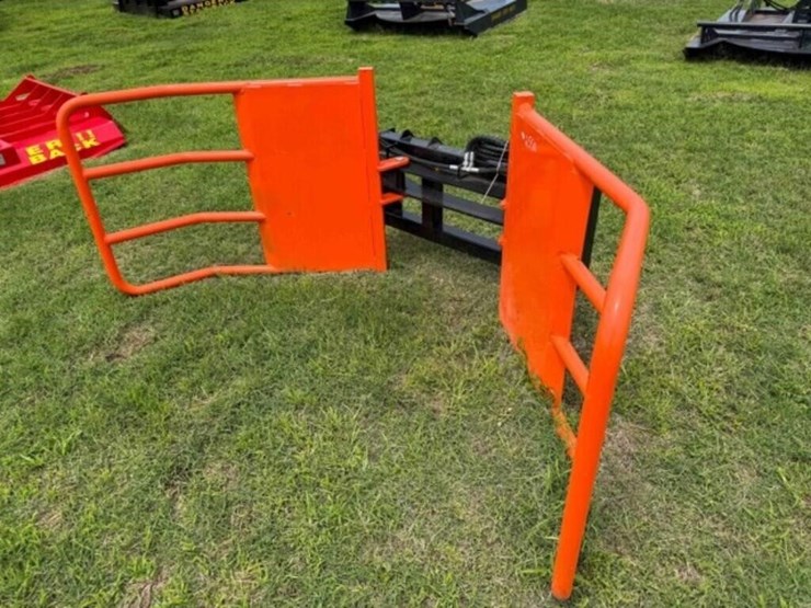 skid-steer-bale-clamp-grabber-image-1