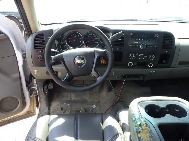 2011-chevrolet-2500-image-7