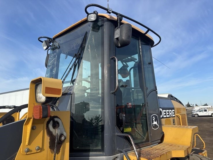 2005-deere-624j-image-30