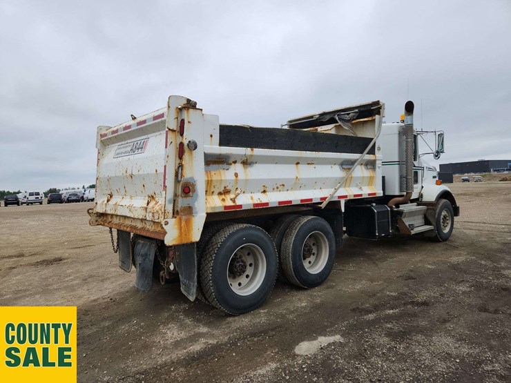 2011-kenworth-t800-image-4