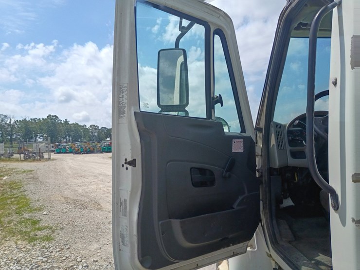 2015-international-durastar-4300-image-34