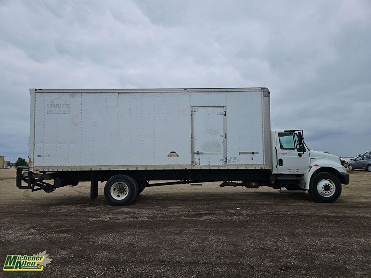 2011-international-durastar-4300-image-8
