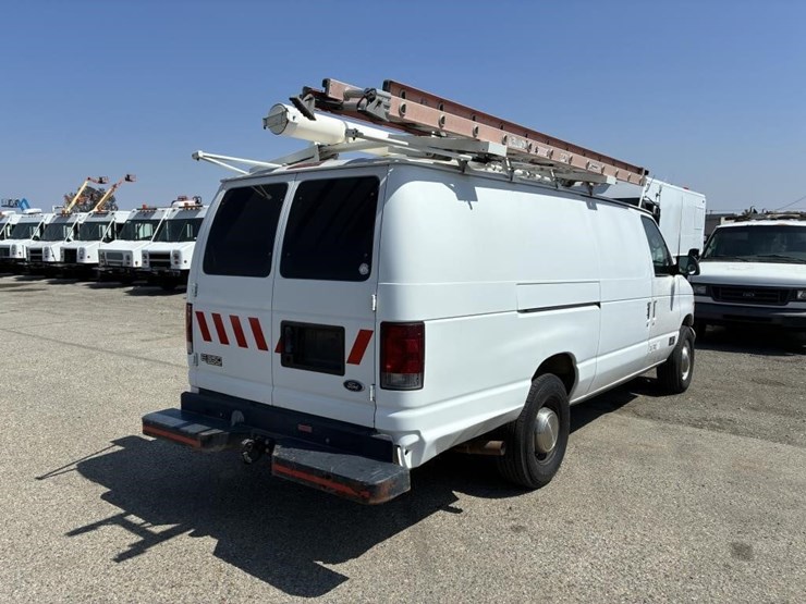 2002-ford-e350-sd-image-3