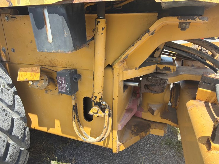 caterpillar-cs-563e-image-15