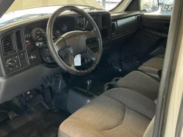 2005-chevrolet-silverado-1500-image-22