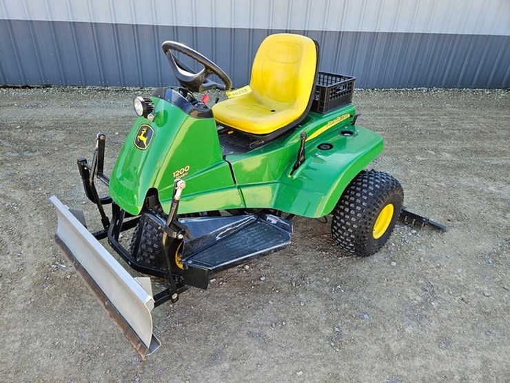 2011-john-deere-1200-image-1