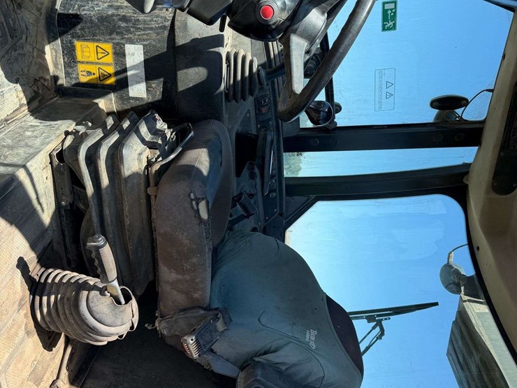 2018-jcb-409-image-43
