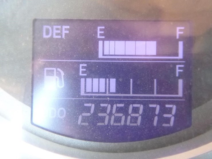 2013-hino-268-image-34