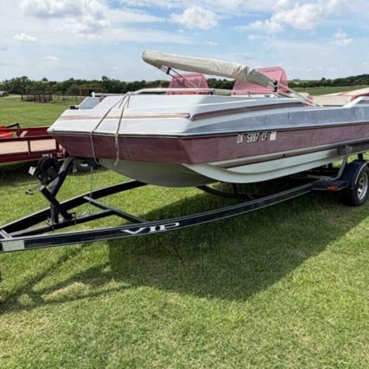 1991 Galaxie 19’ Deck Boat & Trailer