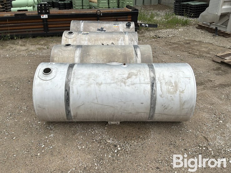 truck-tractor-fuel-tanks-image-2