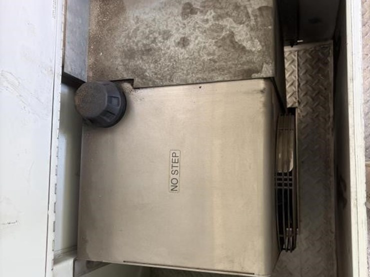 2012-ford-f550-image-15