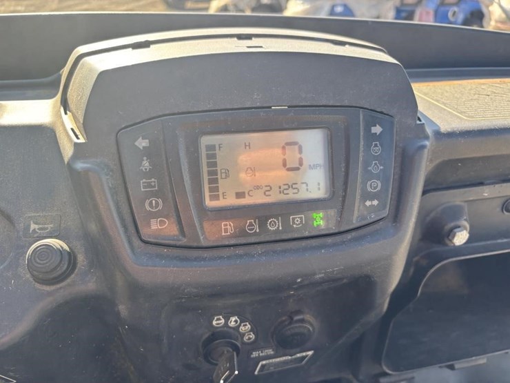 2020-kubota-rtv-x900-image-16