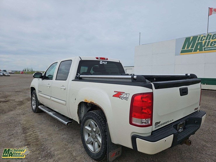 2013-gmc-sierra-1500-image-3