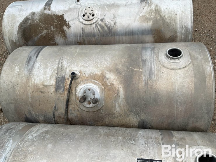 truck-tractor-fuel-tanks-image-20
