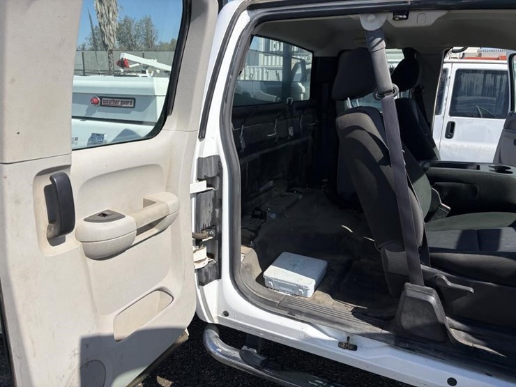 2012-gmc-3500hd-image-11