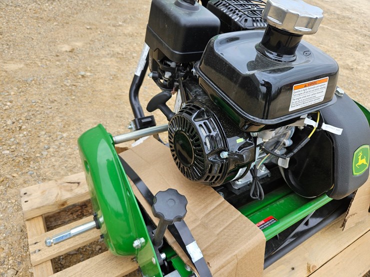 2026-john-deere-260sl-image-11