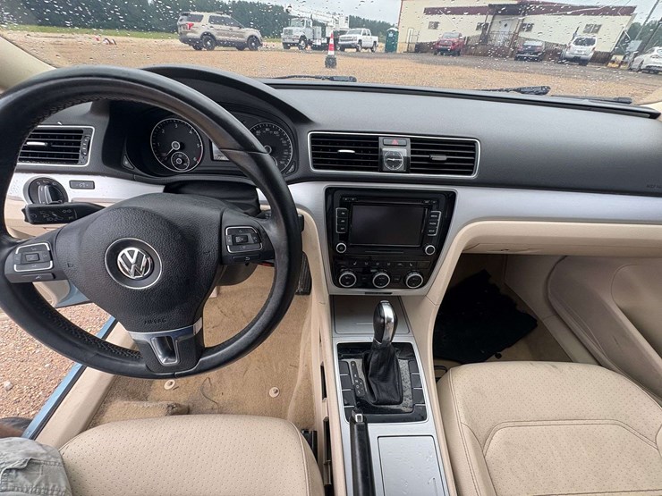 2012-volkswagen-passat-se-diesel-4-door-sedan-(172,508-miles)-image-14