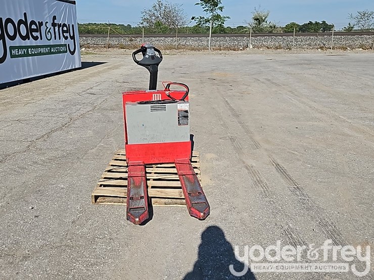 2014-raymond-102tf45l-image-7