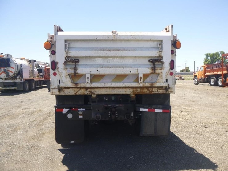 2009-international-7600-image-24