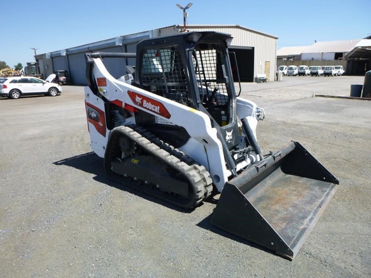 2024-bobcat-t64-image-2