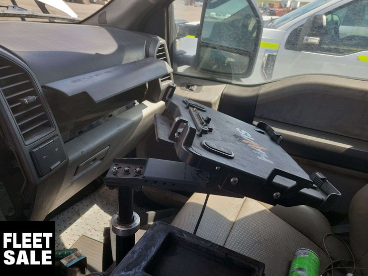 2021-ford-f550-image-24