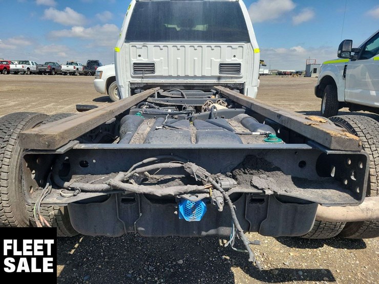 2021-ford-f550-image-28