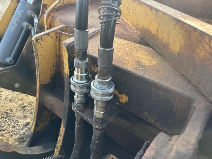 2005-deere-624j-image-14