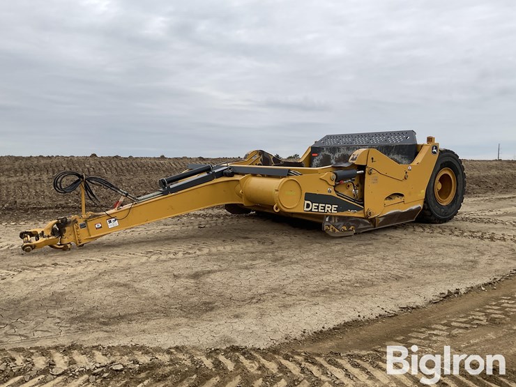 2020-deere-2412e-image-1