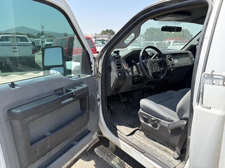 2012-ford-f450-image-21