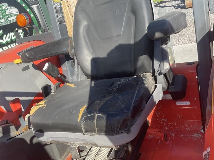 2019-kubota-m7060-image-11