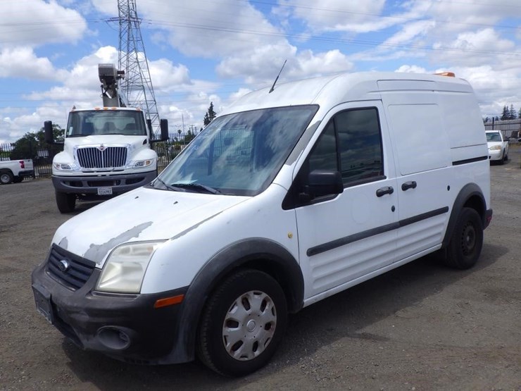 2013-ford-transit-connect-image-1