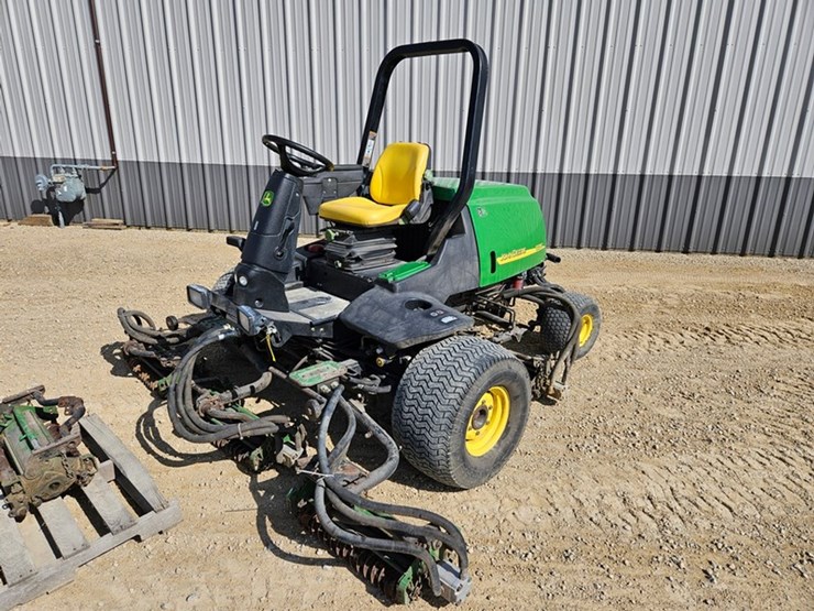 john-deere-3225c-image-2