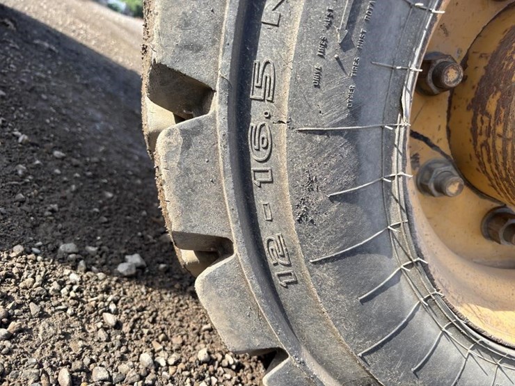 2010-deere-210lj-image-26