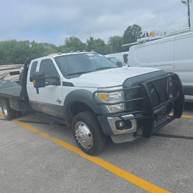 2012 FORD F550 XL