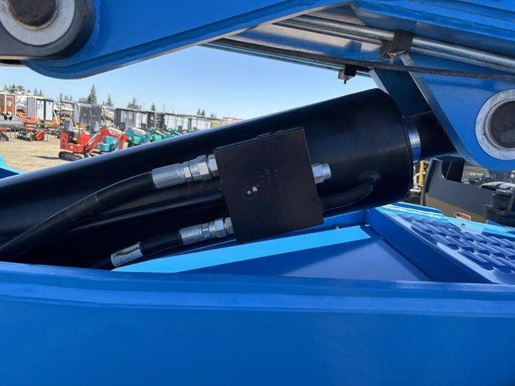 2019-genie-gth844-image-43