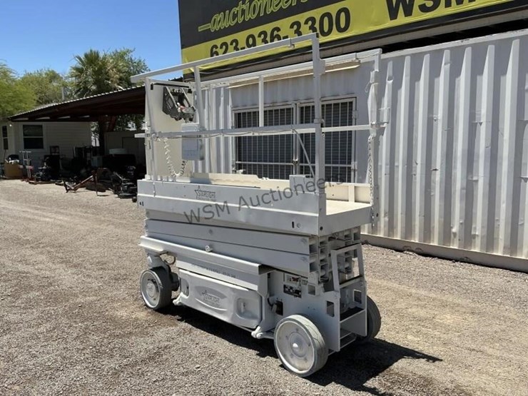2016-jlg-2032es-image-7