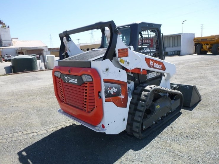 2024-bobcat-t64-image-3