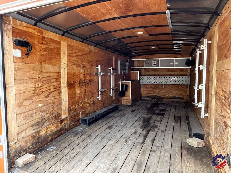 2016-sure-trac-t/a-enclosed-landscaping-tag-trailer-image-29