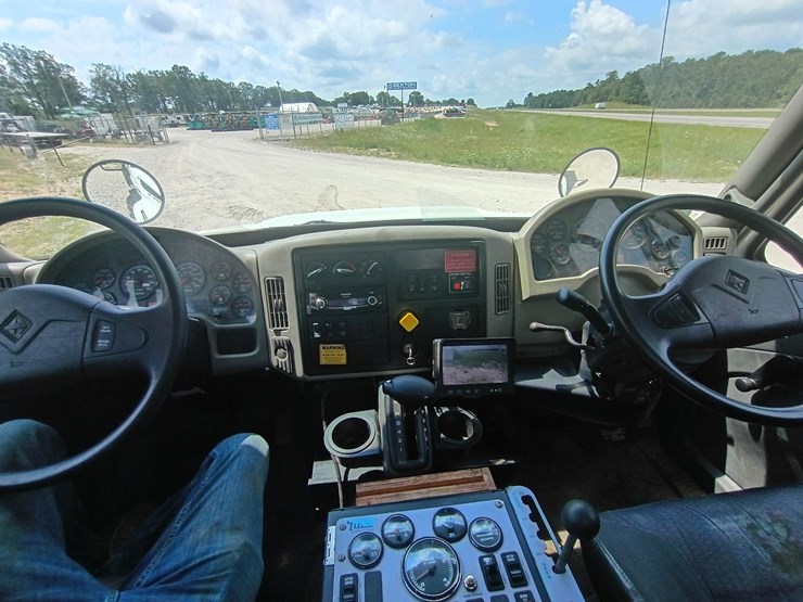 2015-international-durastar-4300-image-47
